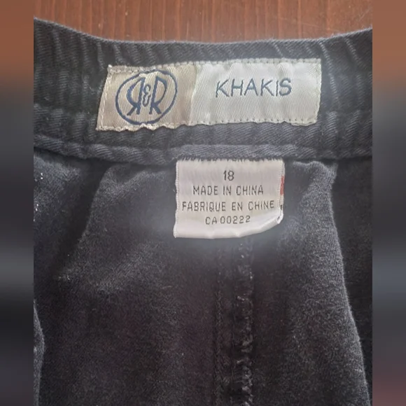 Woman's khakis - Picture 4 of 5